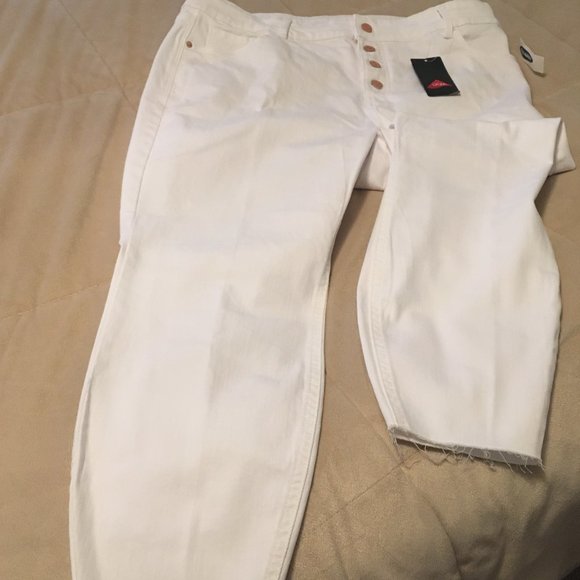 Old Navy Denim - New Pair of Old Navy Rockstar Super Skinny Jeans